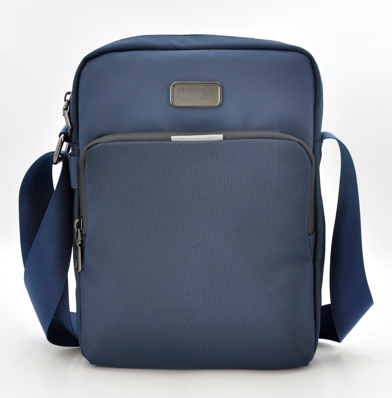 O-Cross Lightweight Travel Bag - Image 17