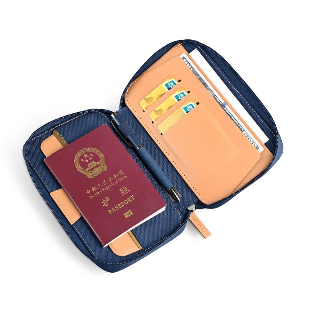 RPET TRAVI - Eco-Friendly Travel Wallet with Multiple Slots and Zipper Closure - Image 2